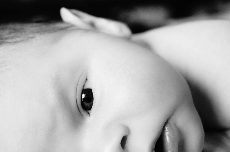 两个半月宝宝能看多远两个月小宝宝的视力特点