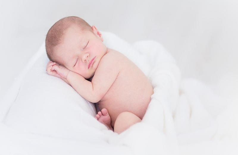 月子里宝宝睡觉不踏实的原因宝宝睡不踏实的表现