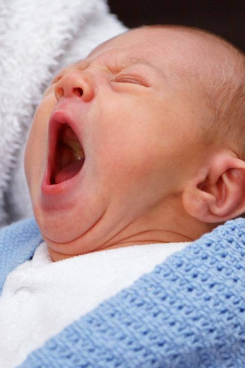 二十天的宝宝吃多少奶怎么给宝宝选奶粉